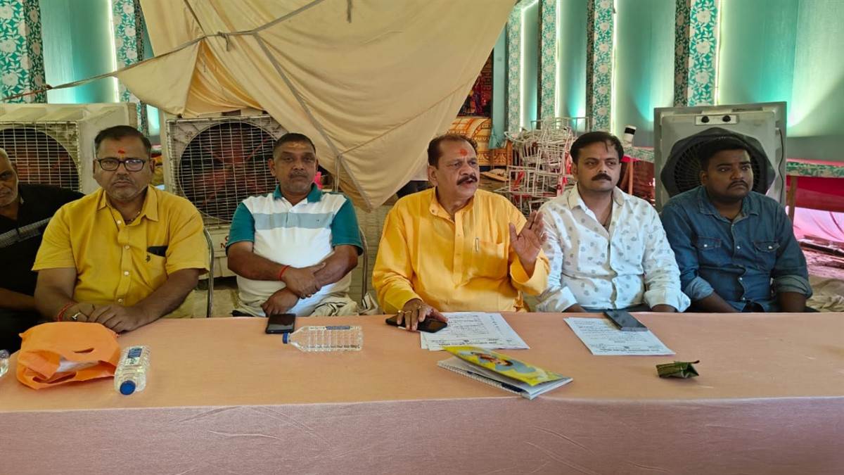 https://www.jagranimages.com/images/newimg/25092025/25_09_2025-murti_24059823.jpg