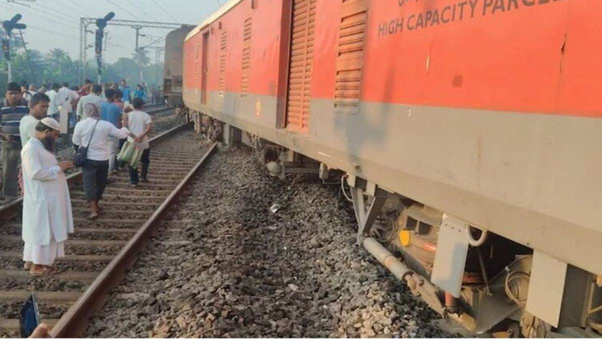 https://www.jagranimages.com/images/newimg/25092025/25_09_2025-shalimar_train_accident_24060018.jpg
