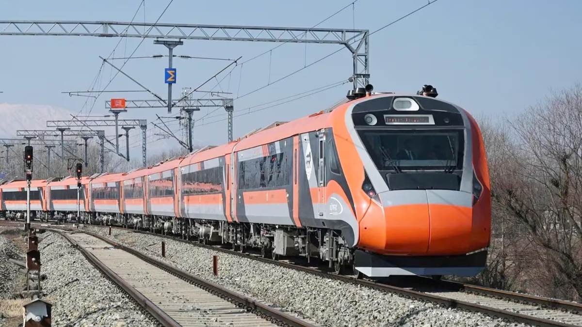 https://www.jagranimages.com/images/newimg/25092025/25_09_2025-train-_24060010_201240633.jpg