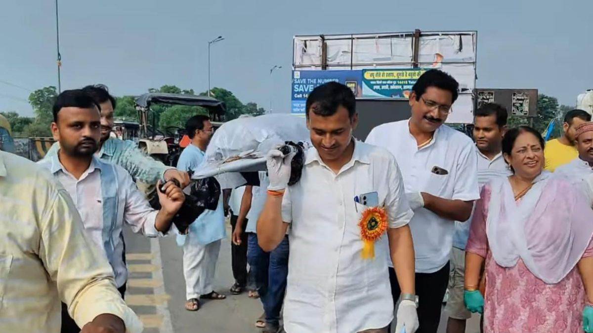 https://www.jagranimages.com/images/newimg/25092025/25_09_2025-up_news_11_24059737.jpg