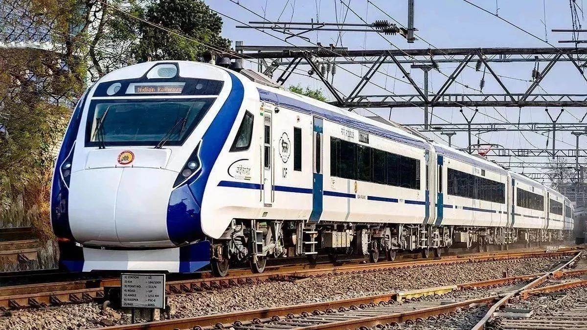 https://www.jagranimages.com/images/newimg/25092025/25_09_2025-vande_bharat_train_24059636.jpg