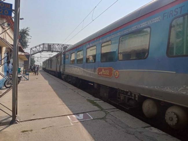 दिल्ली-हावड़ा रेलमार्ग पर दुर्घटनाग्रस्त होते बची मालगाड़ी