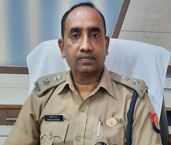 एसपी ट्रैफिक सतीश चंद्र ने कहा कि पुलिस कर्मी किसी भी पीड़ित व्यक्ति के साथ मधुर व्यवहार करें।