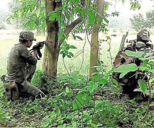 तेलंगाना-छत्तीसगढ़ सीमा क्षेत्र में सुरक्षा बलों और उग्रवादियों के बीच मुठभेड़, तीन नक्सली मारे गए