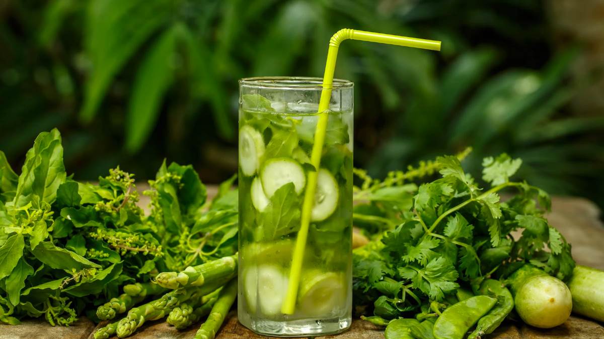 https://www.jagranimages.com/images/newimg/25102022/25_10_2022-detox_drinks_f_23154856_6134368.jpg
