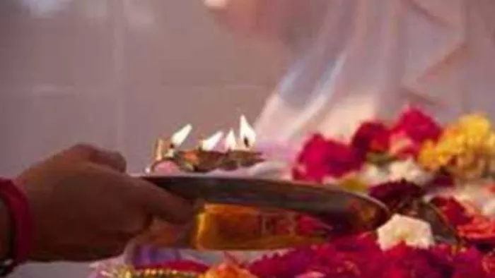 सूर्य ग्रहण खत्म होते ही करे ये काम, नकारात्मक प्रभाव से बच सकते हैं