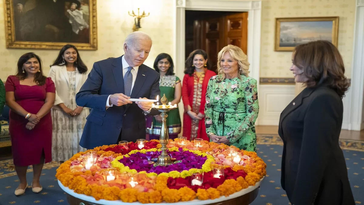 व्हाइट हाउस में भी मना दिवाली का जश्न, भारतवंशियों से बोलीं बाइडन की पत्नी- आपके कारण अमेरिका आगे बढ़ रहा