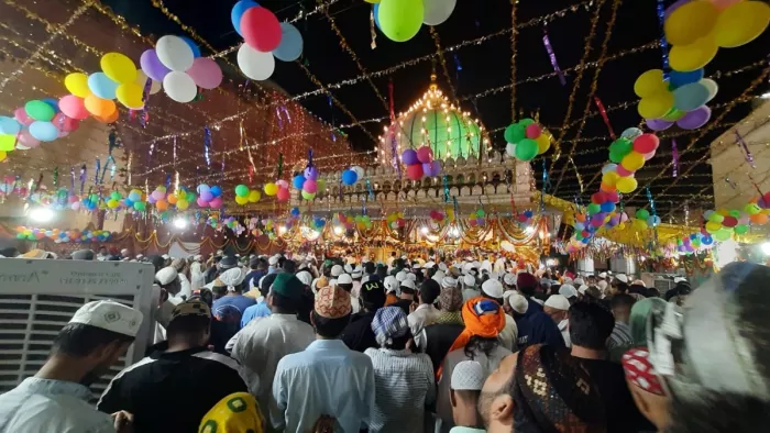 दिल्ली की निजामुद्दीन दरगाह में भी जलेंगे दीये।