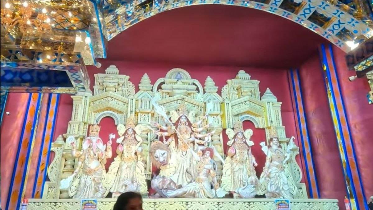 https://www.jagranimages.com/images/newimg/25102023/25_10_2023-kolkata_durga_puja_23564757.jpg