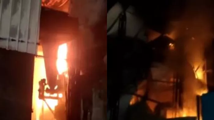 भिवंडी शहर के महाराष्ट्र डाइंग फैक्ट्री में लगी आग (प्रतीकात्मक फोटो)