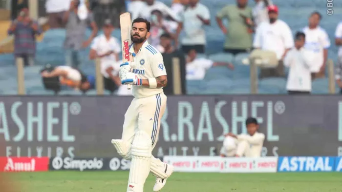 विराट कोहली ने बीच मैदान पर मटकाई कमर