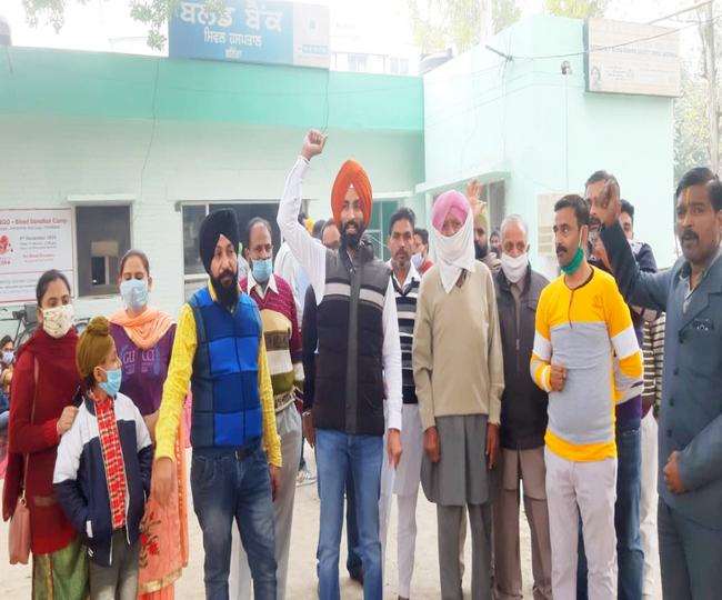 members of thalessimia welfare society protest in bathinda