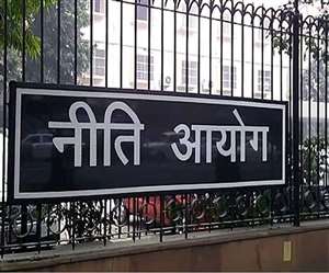 Niti Aayog Proposes for Internet Based Full Fledged Digital Banks For Deposits, Loans and Other Services