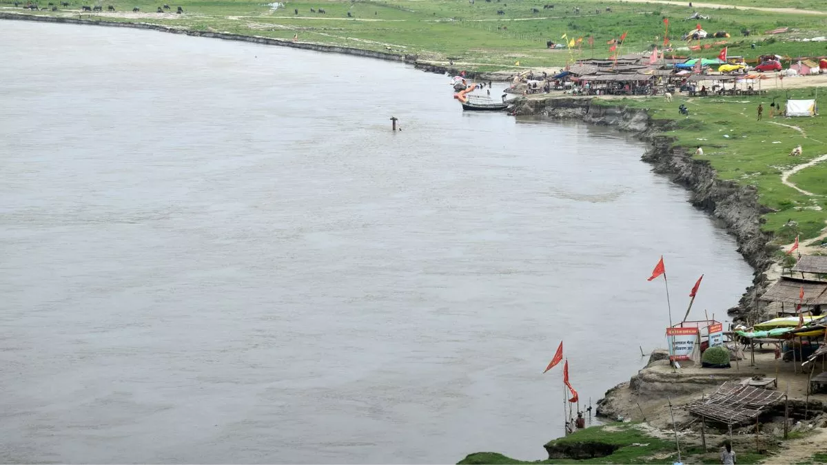 https://www.jagranimages.com/images/newimg/25112022/25_11_2022-ald-ganga_prayagraj_23226305.jpg