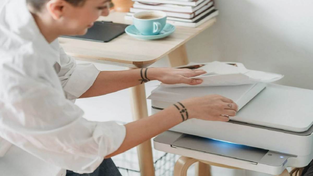 Best Colour Printers: हाई रेजोल्यूशन क्वालिटी वाली स्कैनिंग के लिए घर लाएं ये कलर प्रिंटर्स