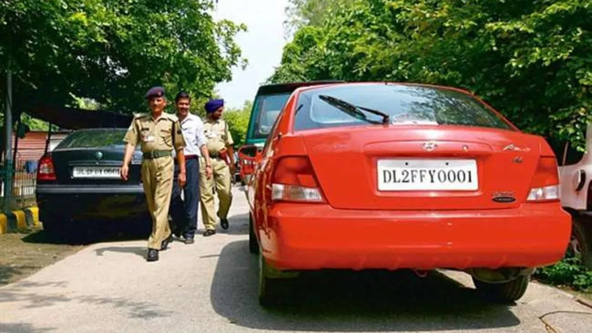 सिर्फ गाड़ी की नंबर प्लेट बता देगी कौन है इसका मालिक, घर बैठे करें ये काम और जान लें पूरी डिटेल्स