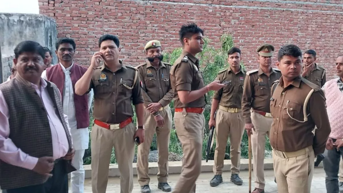 Sambhal News: सीओ-इंस्पेक्टर सहित 59 पुलिसकर्मियों की सुरक्षा में आई बारात, हैरान करने वाली है वजह