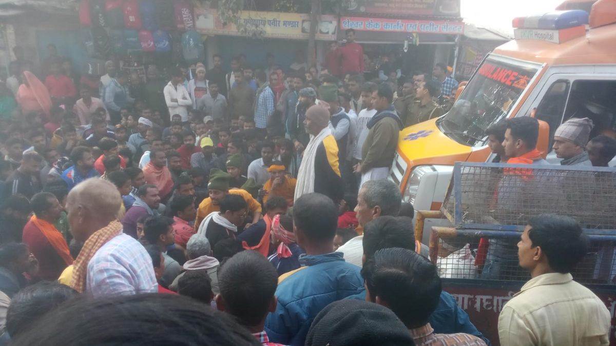 uproar in ballia after the death of a soldier who fell after being pushed by tte from the train