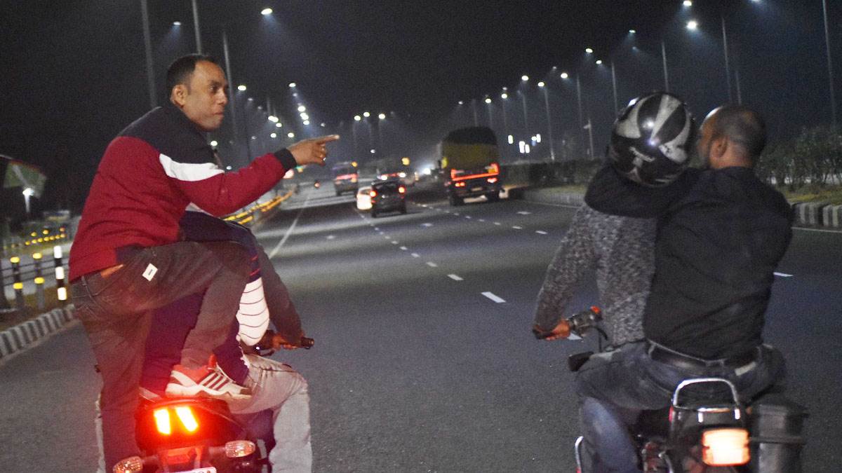https://www.jagranimages.com/images/newimg/25112022/25_11_2022-road_safety_1_23226816_103535649.jpg