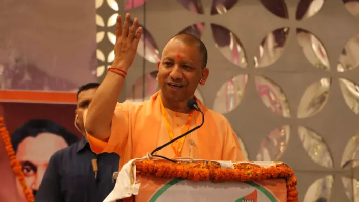 Yogi Adityanath: निकाय चुनाव से पहले सीएम देंगे विकास कार्यो का उपहार
