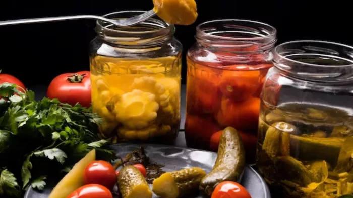 Pickle Recipes: सर्दियों में घर पर बनाएं ये आचार