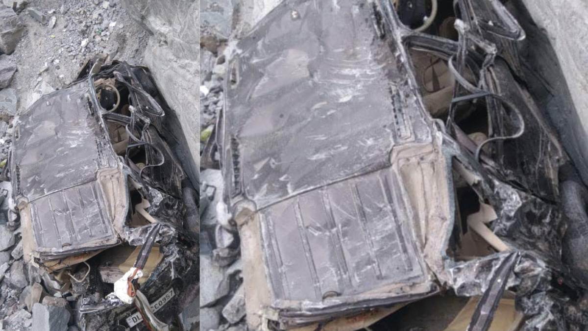 car fell into 500 meter ditch in nainital painful death of five people from up