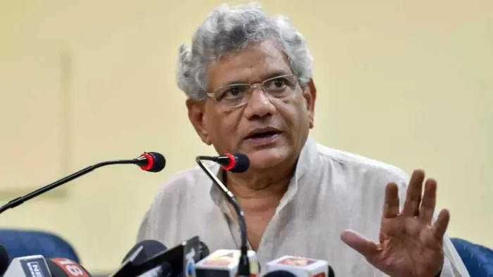 सीपीआई (एम) के महासचिव सीताराम येचुरी ने उठाए चुनाव आयोग पर सवाल