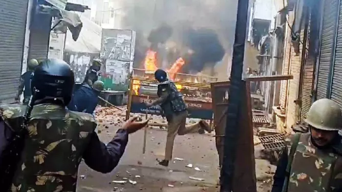 Sambhal Violence: संभल हिंसा पर वीएचपी ने कांग्रेस और सपा को घेरा।