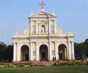 Medak Cathedral की गिनती भारत में मौजूद खूबसूरत चर्च में होती है।