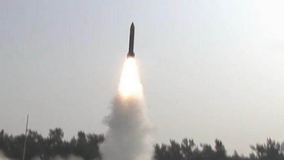 https://www.jagranimages.com/images/newimg/25122022/25_12_2022-pralay_missiles_23271453.jpg