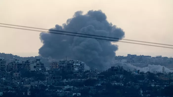 Israel-Hamas War: इजरायल ने गाजा में शरणार्थी शिविर को बनाया निशाना, हवाई हमले में 70 से अधिक की मौत