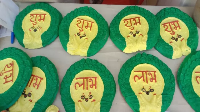 गोबर से कलाकरी... सजावटी सामान ने खोली कमाई की राह, अभी हजारों में कमा रहे... कल लाखों में कमाएंगे