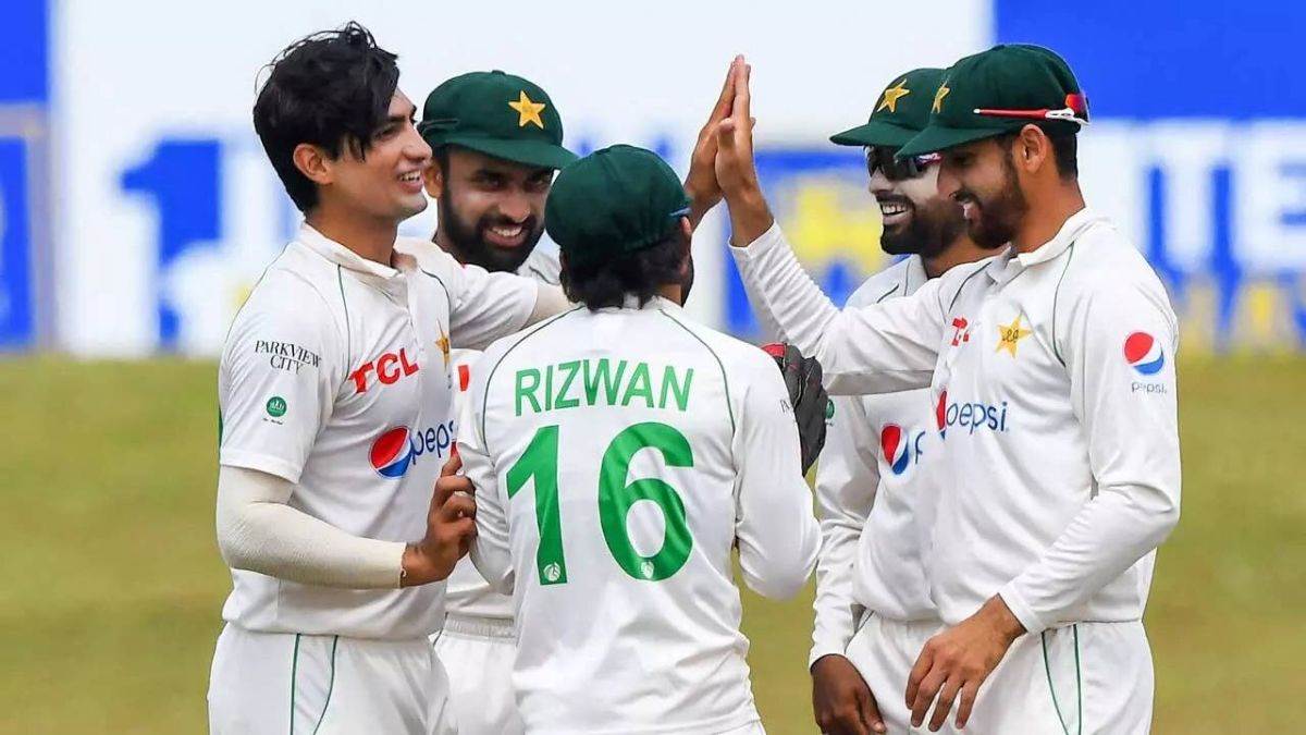 https://www.jagranimages.com/images/newimg/25122024/25_12_2024-pakistan_playing_xi_23855794.jpg