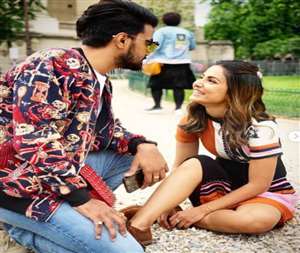 Hina Khan and her boyfriend Rocky Jaiswal photo source instagram