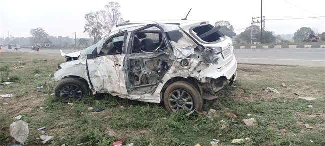 Big Accident In Jharkhand : हजारीबाग ज‍िले में बराती कार पुल से ग‍िरी, चार लोगों की मौत। जागरण