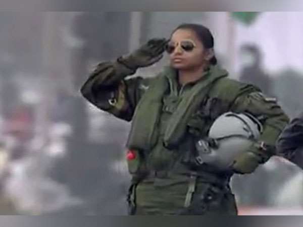 republic day india first woman rafale fighter jet pilot shivangi singh becomes part of iaf tableau