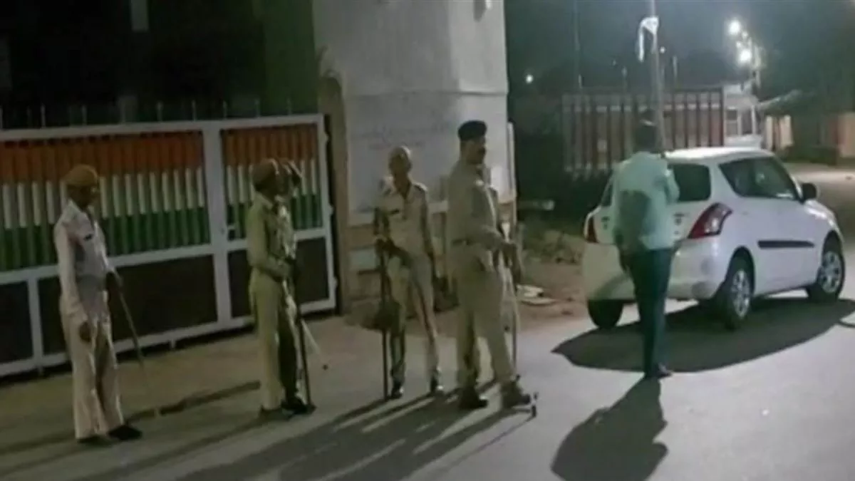 बनासकांठा और अहमदाबाद में झड़प की घटना।