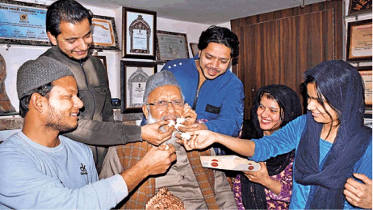 https://www.jagranimages.com/images/newimg/26012023/26_01_2023-padma_shri_dilshad_husaain_23309493.jpg