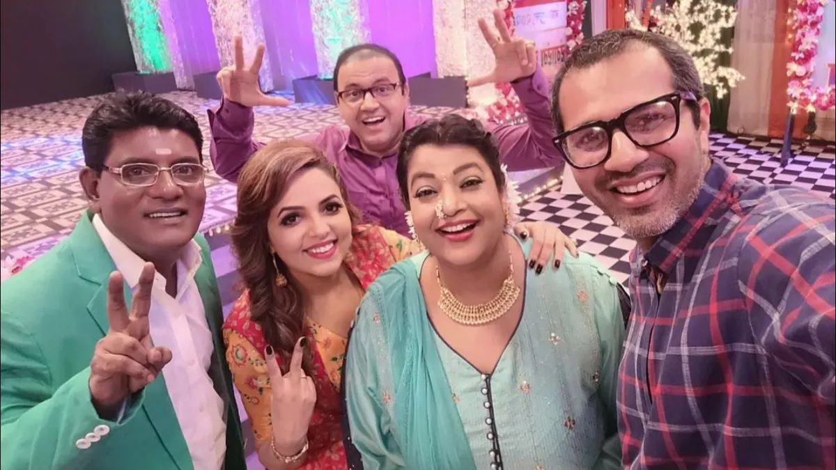 Professor Pandey Ke Paanch Parivaar: प्रोफेसर पांडे के पांच परिवार शो