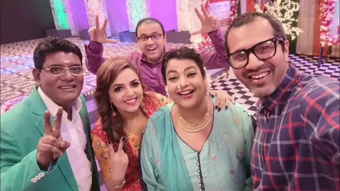 Professor Pandey Ke Paanch Parivaar: प्रोफेसर पांडे के पांच परिवार शो
