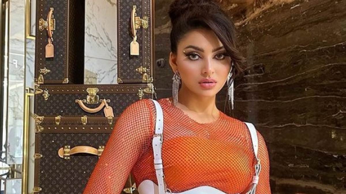 https://www.jagranimages.com/images/newimg/26012023/26_01_2023-urvashi_rautela_rishabh_pant_video_23309800.jpg