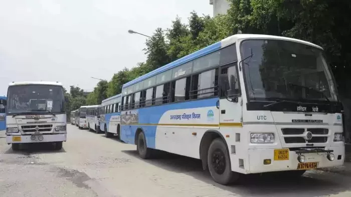 कबाड़ बसों की नीलामी में 1.32 करोड़ रुपये की अनियमितता का खुलासा