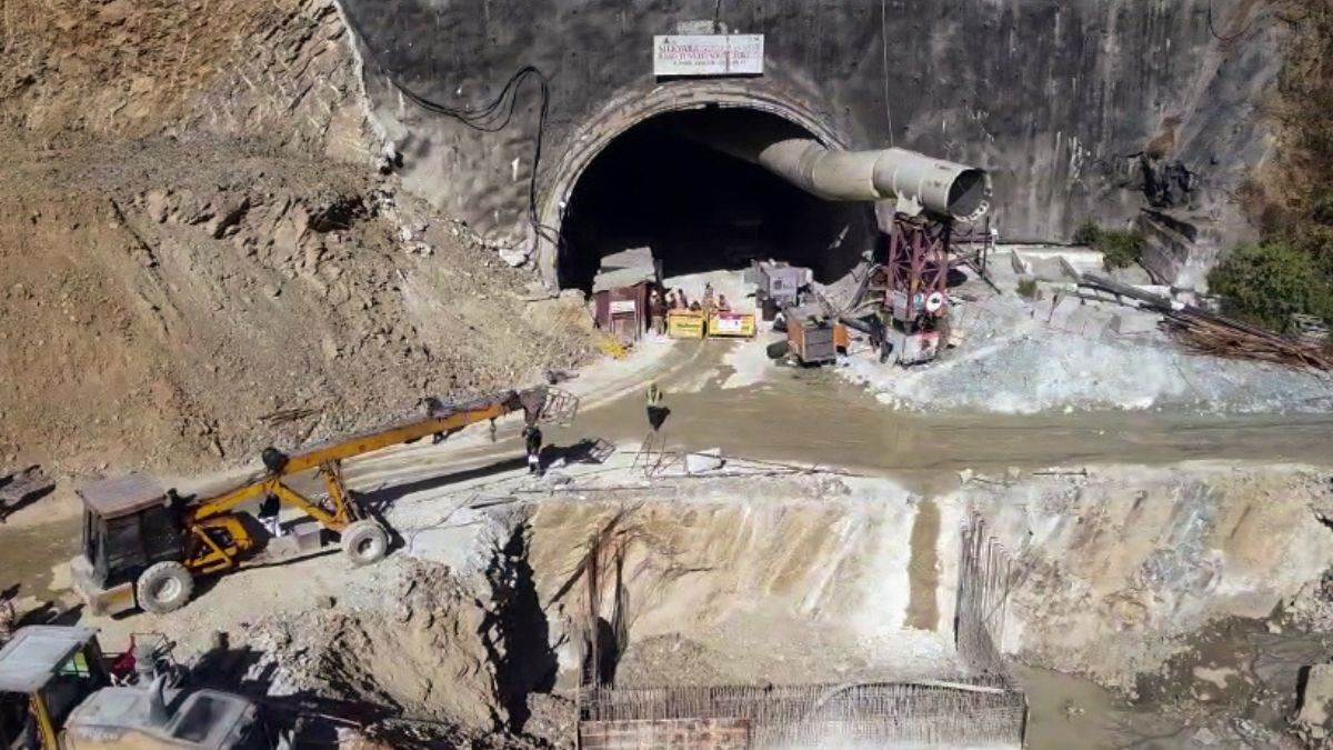 https://www.jagranimages.com/images/newimg/26012024/26_01_2024-silkyara_tunnel_rescue_23638664.jpg