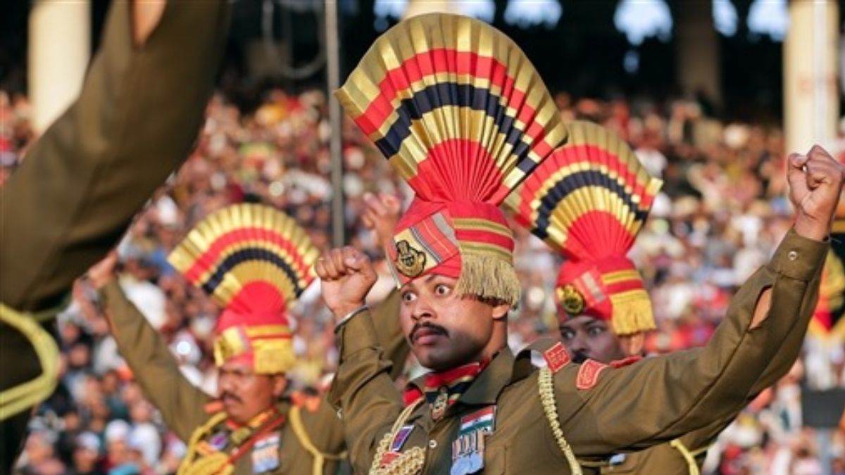 https://www.jagranimages.com/images/newimg/26012025/26_01_2025-atari_bagha_border_23873472.jpg