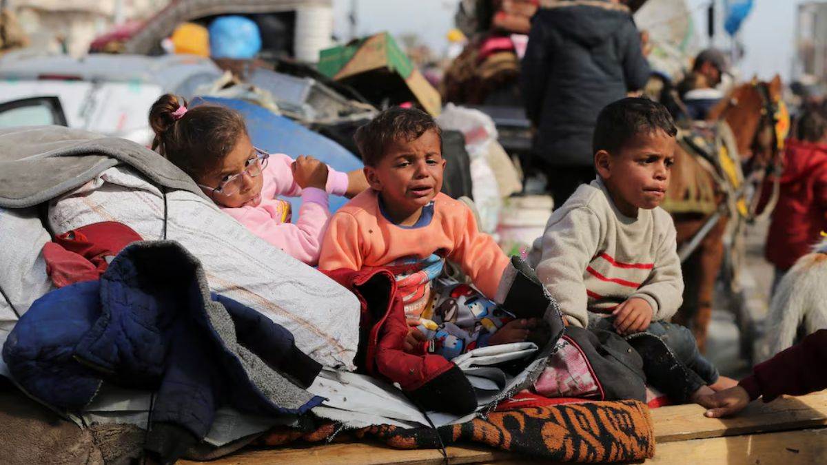 https://www.jagranimages.com/images/newimg/26012025/26_01_2025-gaza_refugee_trump_23873486.jpg