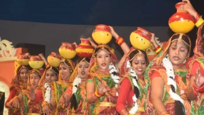 झिझिया नृत्य बिहार का पारंपरिक नृत्य है। ( Pic Courtesy : jagran news)