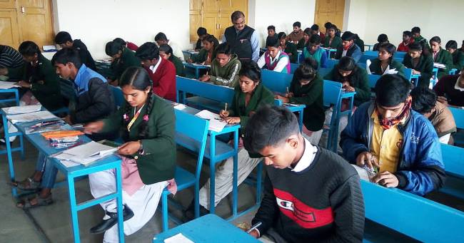 2072 परीक्षार्थियों ने छोड़ी बोर्ड परीक्षा