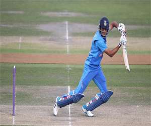 प्रियम गर्ग ने अपनी टीम के लिए लगाया शतक, 16 चौके व 2 छक्कों की मदद से बनाए 115 रन