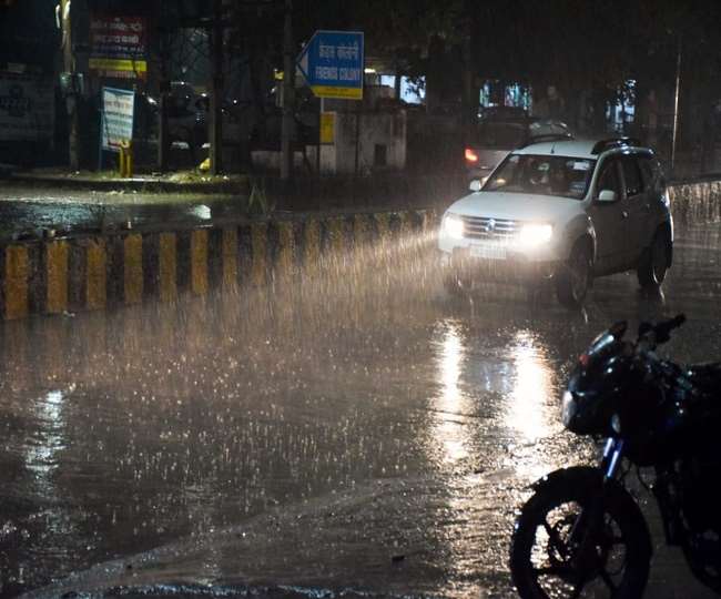 Delhi Weather News Update: दिल्ली-एनसीआर में करवट ले चुका है मौसम, रात तक बारिश के आसार