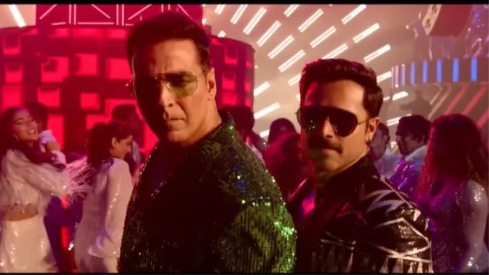 Still Image of Akshay Kumar and Emraan Hashmi from Selfiee